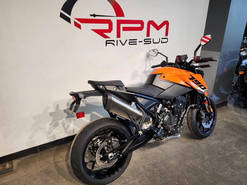 2027 Ktm 790 Duke alt