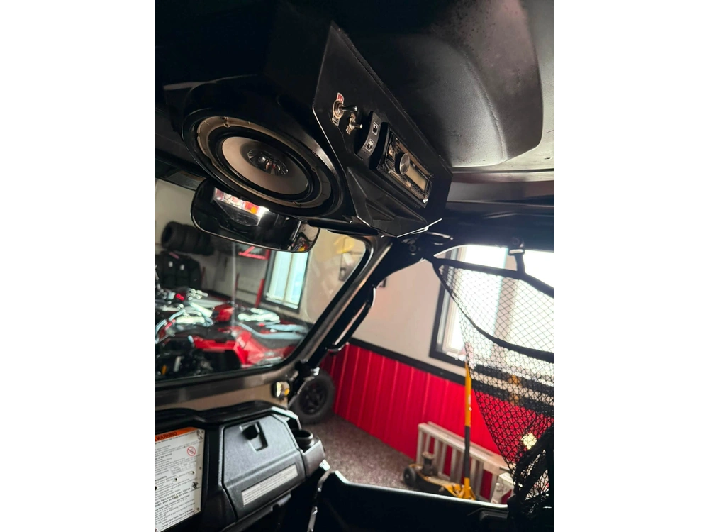 Honda Pioneer 1000-3 2017 alt
