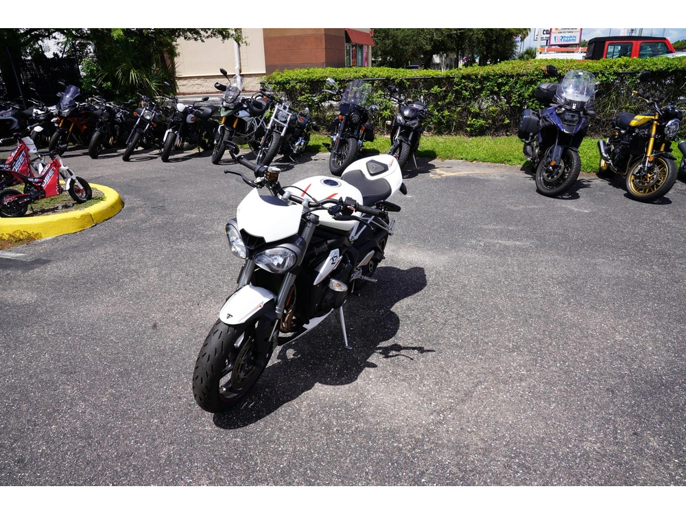 2019 Triumph Street Triple Rs alt