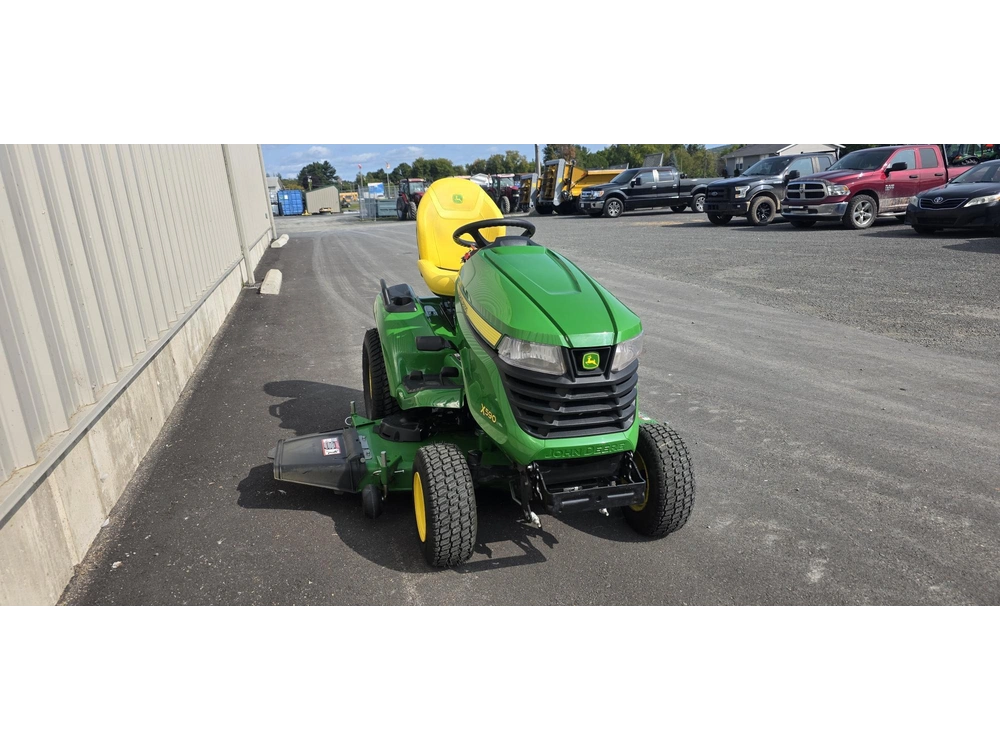 2025 John Deere X590 alt