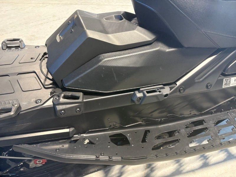 Ski-doo Renegade X-rs 900 Ace Turbo R Ice Ripper Xt 1.5'' E.s. W/ Smart-shox W/ 10.25'' Touchscreen 2026 alt