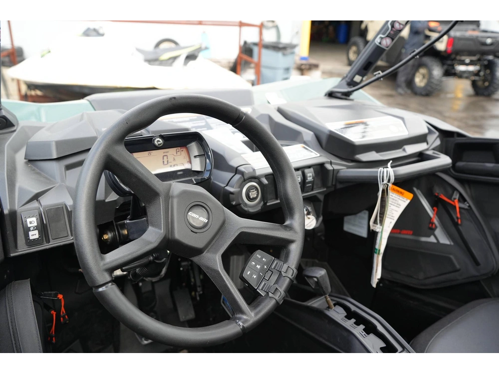 2023 Can-am Ssv Com Dps 700