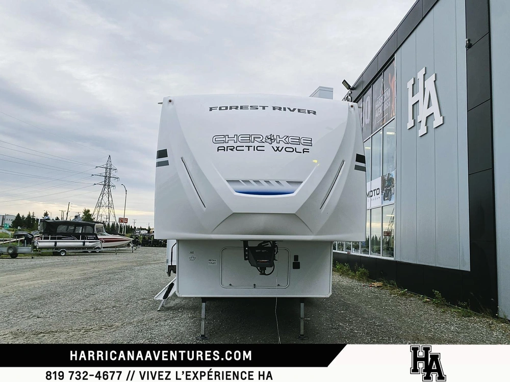 Arctic Wolf 289pano 2026