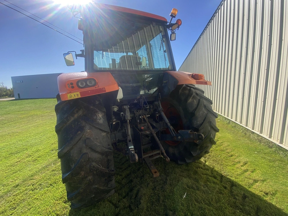 Kubota M110 2010