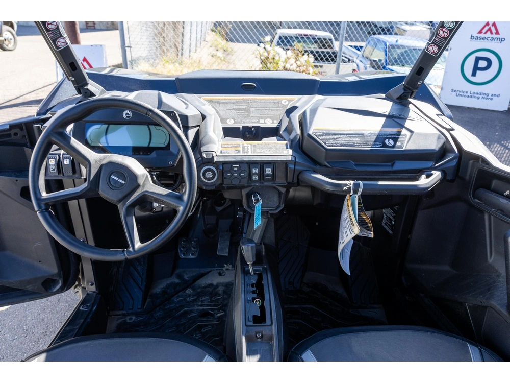 2026 Can-am Commander Max Xt 700 6kth alt