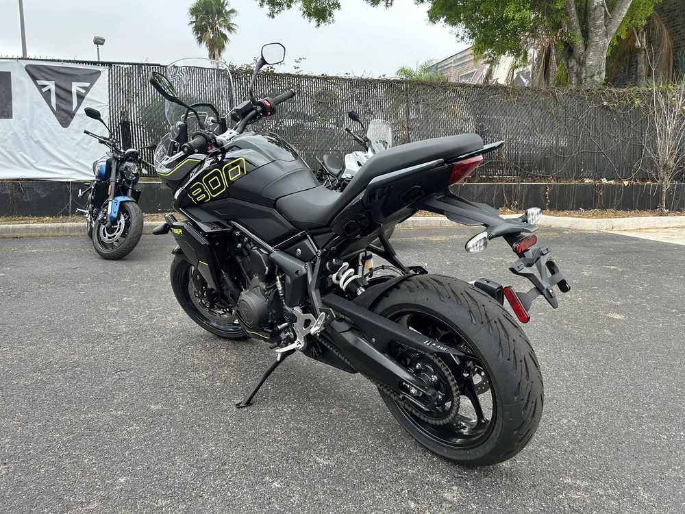 2025 Triumph Tiger Sport 800 alt