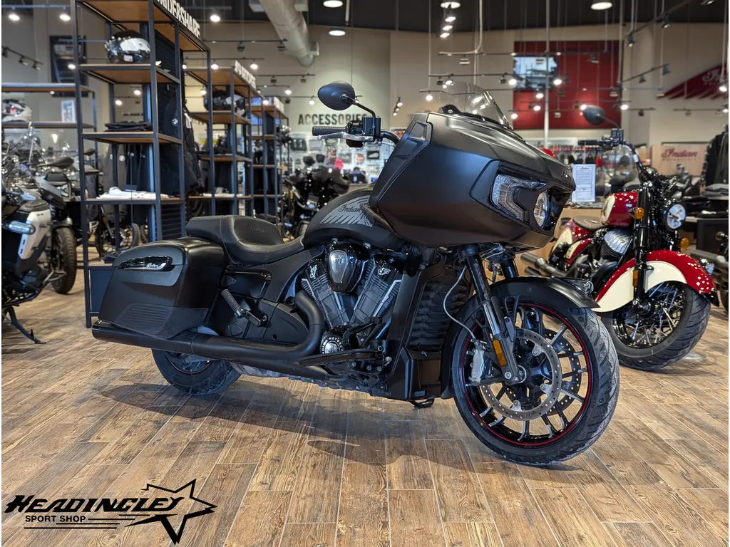 2020 Indian Motorcycle Challenger Dark Horse // Black Smoke
