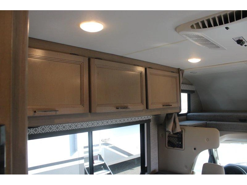 2022 Thor Motor Coach 22cm alt