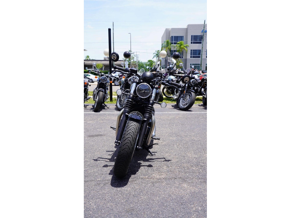 2026 Triumph Bonneville Bobber alt