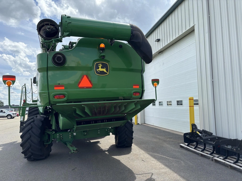 John Deere S670 2017 alt