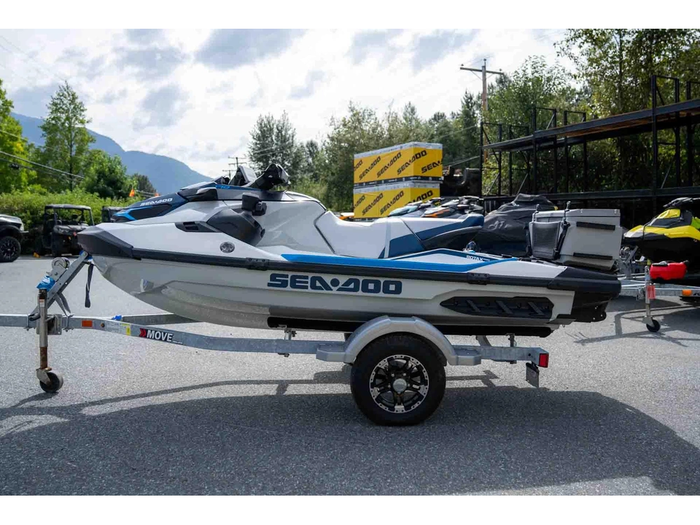 2023 Sea-doo Fishpro Sport 170 With Audio (white/blue) alt