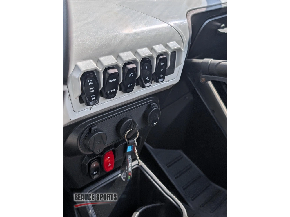 Cfmoto Z Force 950 Ho Sport Côte À Côte Sport Performance Sentier Trail 2 Places Récréatif Vitesse Suspension Haute Puissance Faible Km Rzr Maverick Yxz Talon Krx 2023