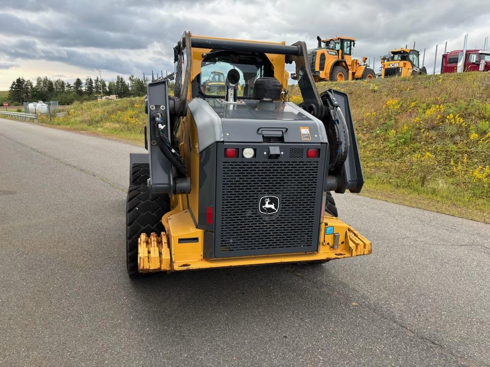 John Deere 332g 2023 alt