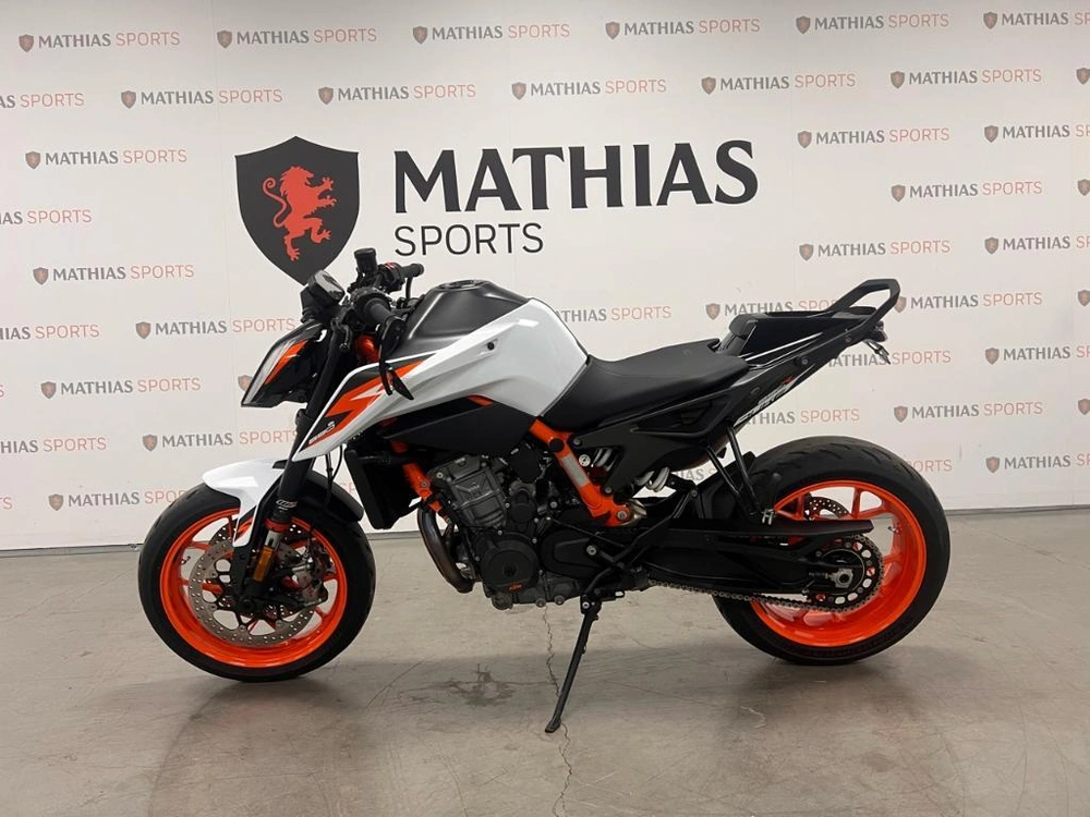 Ktm 890 Duke R 2021 alt