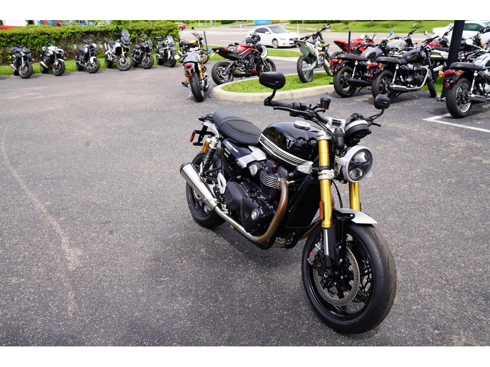 2025 Triumph Speed Twin 1200 alt