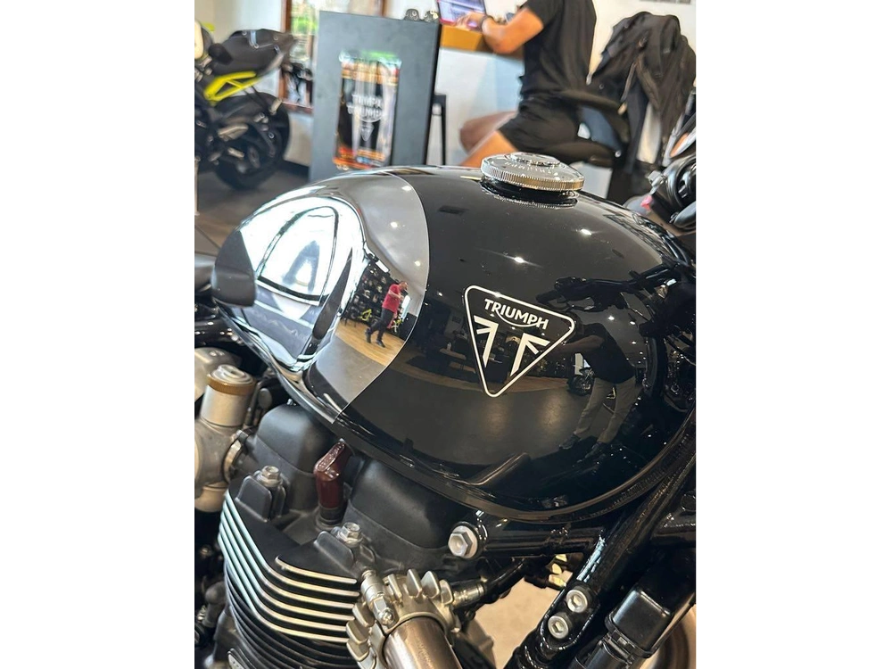 2023 Triumph Bonneville Bobber Chrome Edition alt