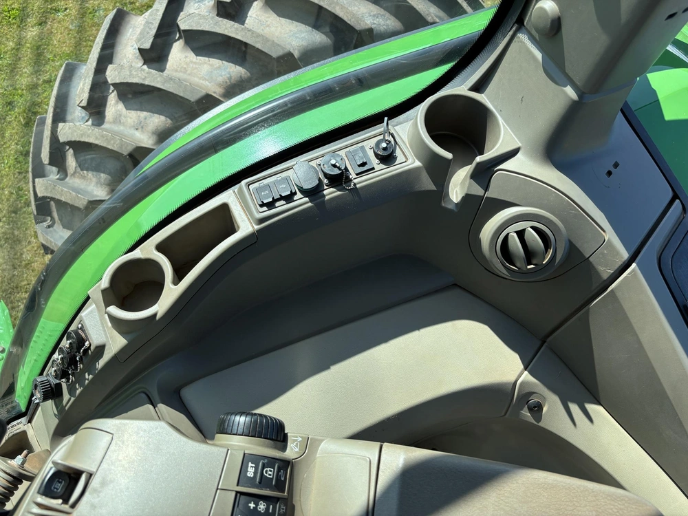 2023 John Deere 7r 210