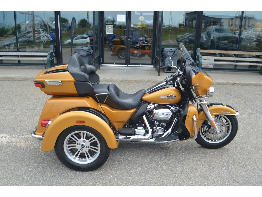 Harley-davidson Flhtcutg Tri Glide Ultra 2023 alt