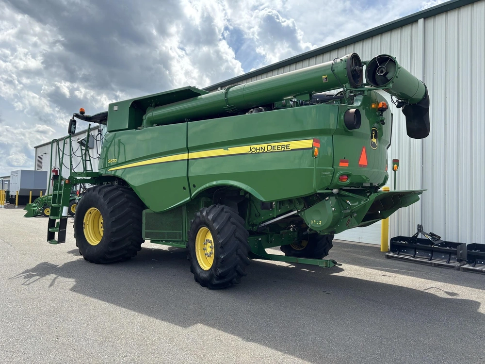 John Deere S670 2017 alt