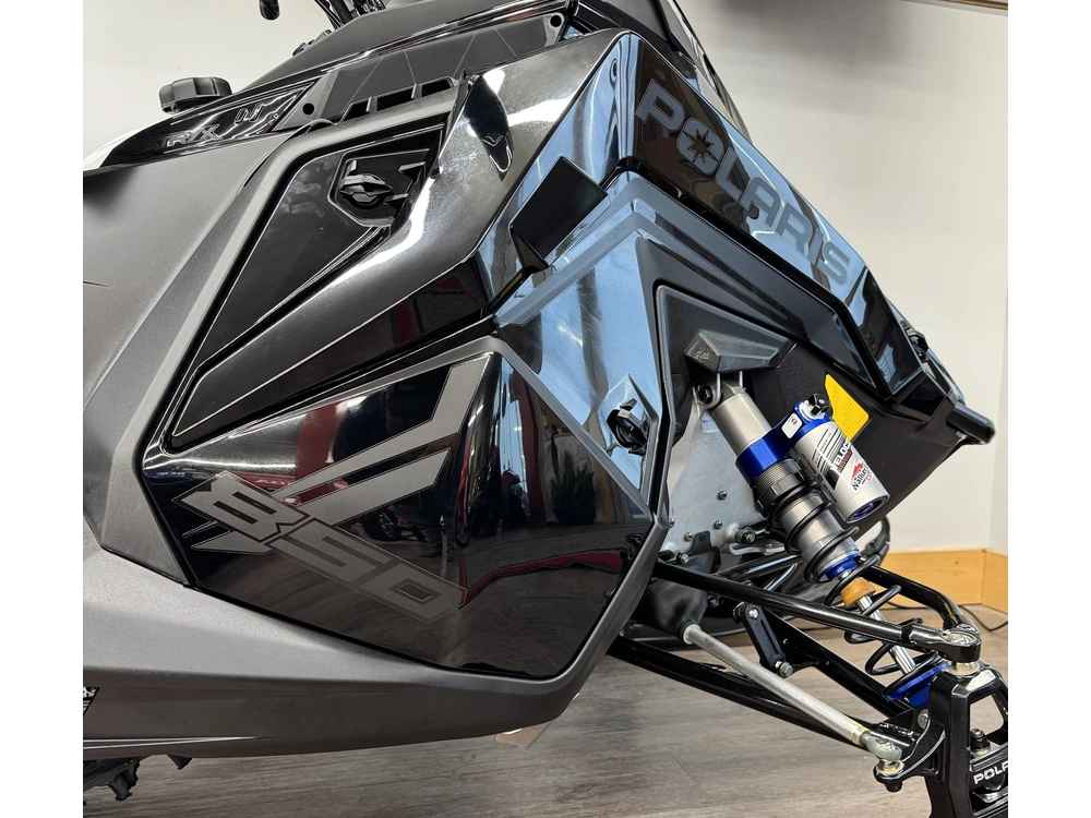 2027 Polaris 850 Switchback Assault 146, Black, 1.35 7s alt