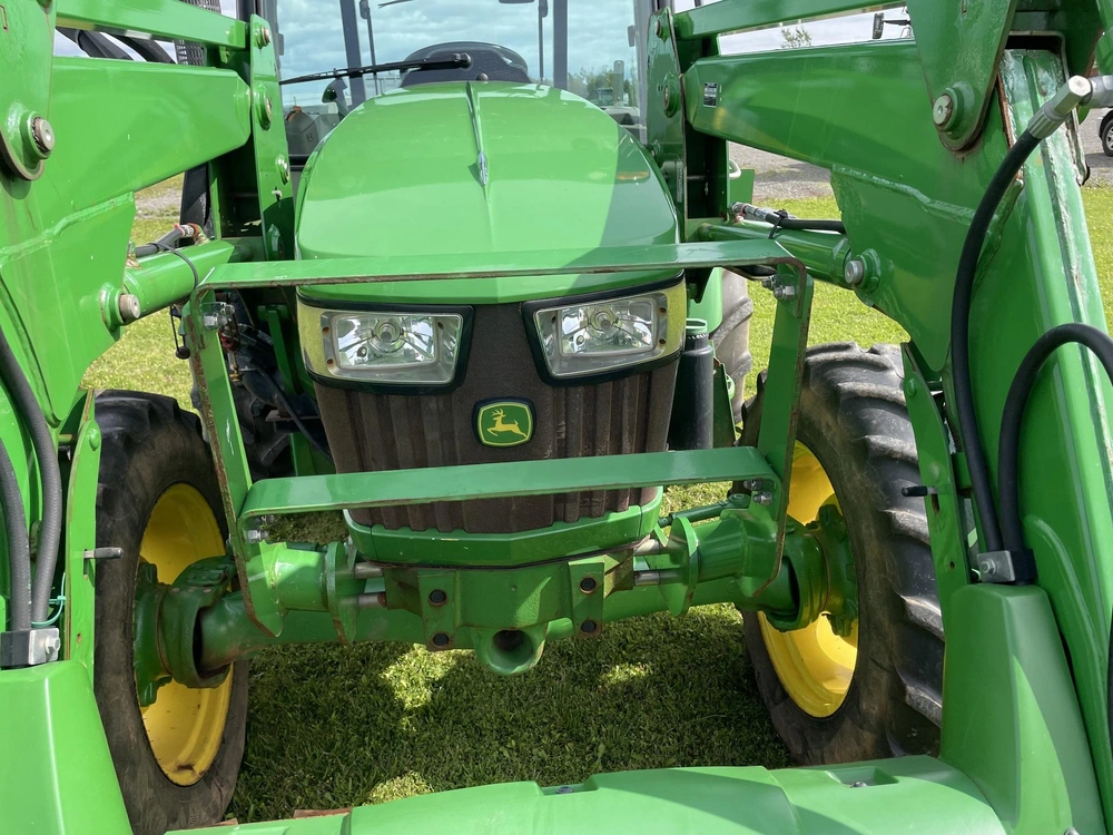 2021 John Deere 5075e alt