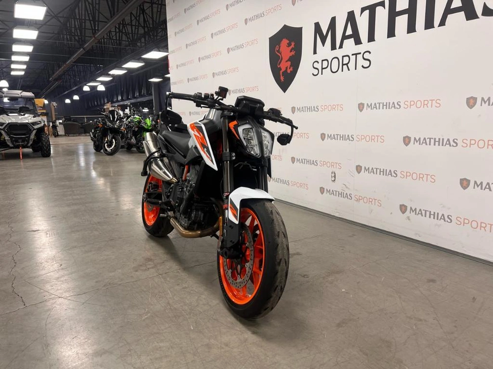 Ktm 890 Duke R 2021 alt