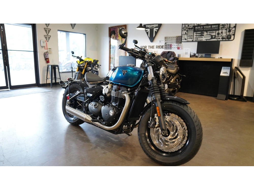 2026 Triumph Bonneville Bobber alt