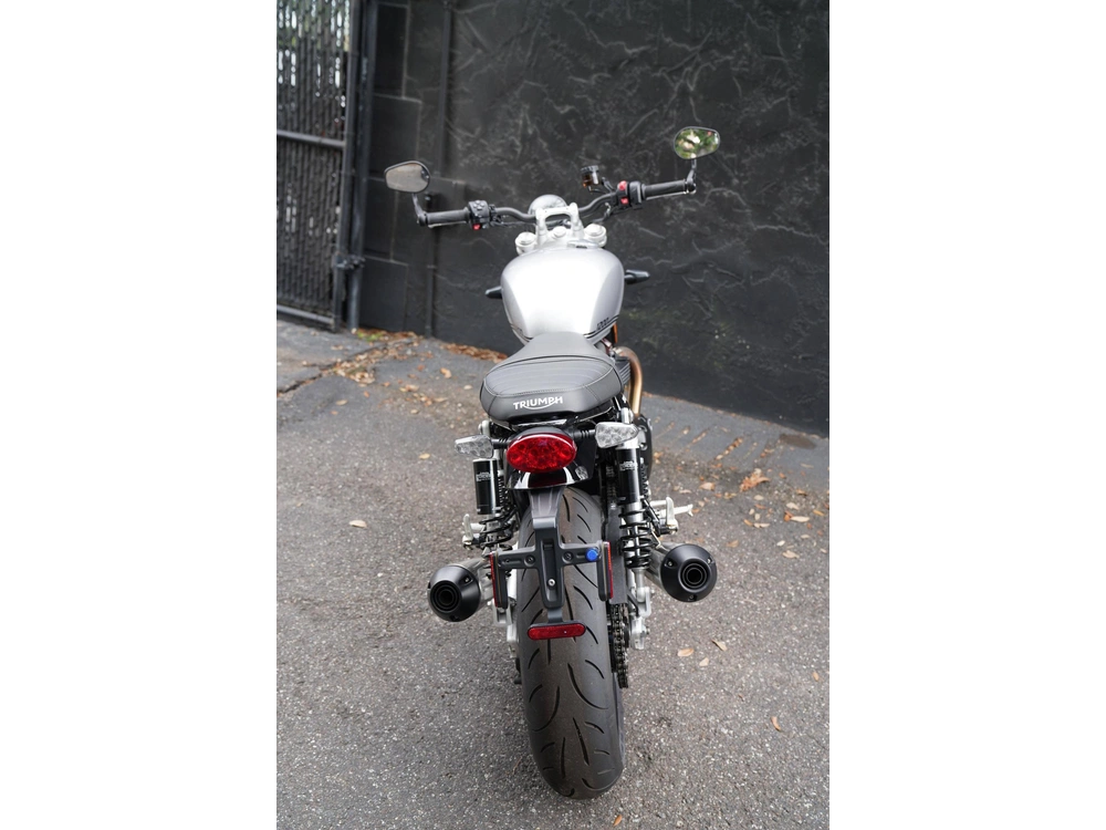 2025 Triumph Speed Twin 1200 alt