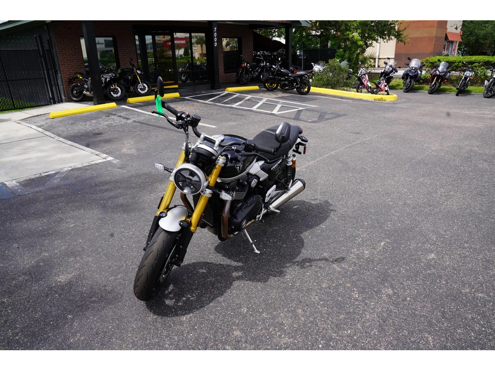 2025 Triumph Speed Twin 1200 Rs alt