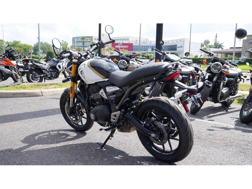 2026 Triumph Speed 400 alt
