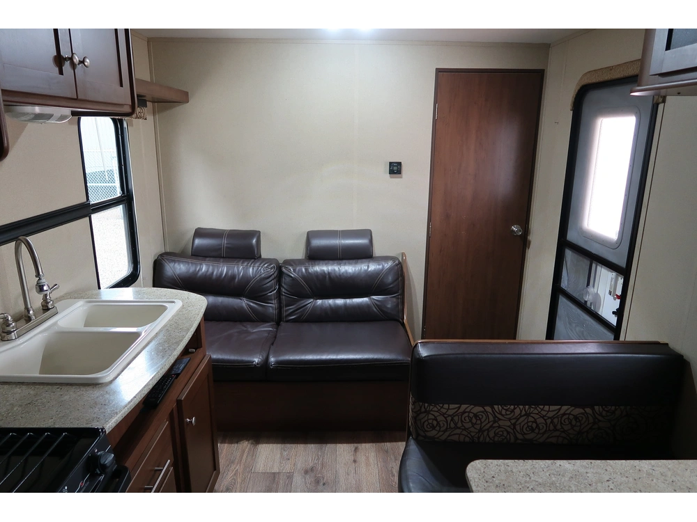 2015 Dutchmen Aspen Trail 2710bh alt