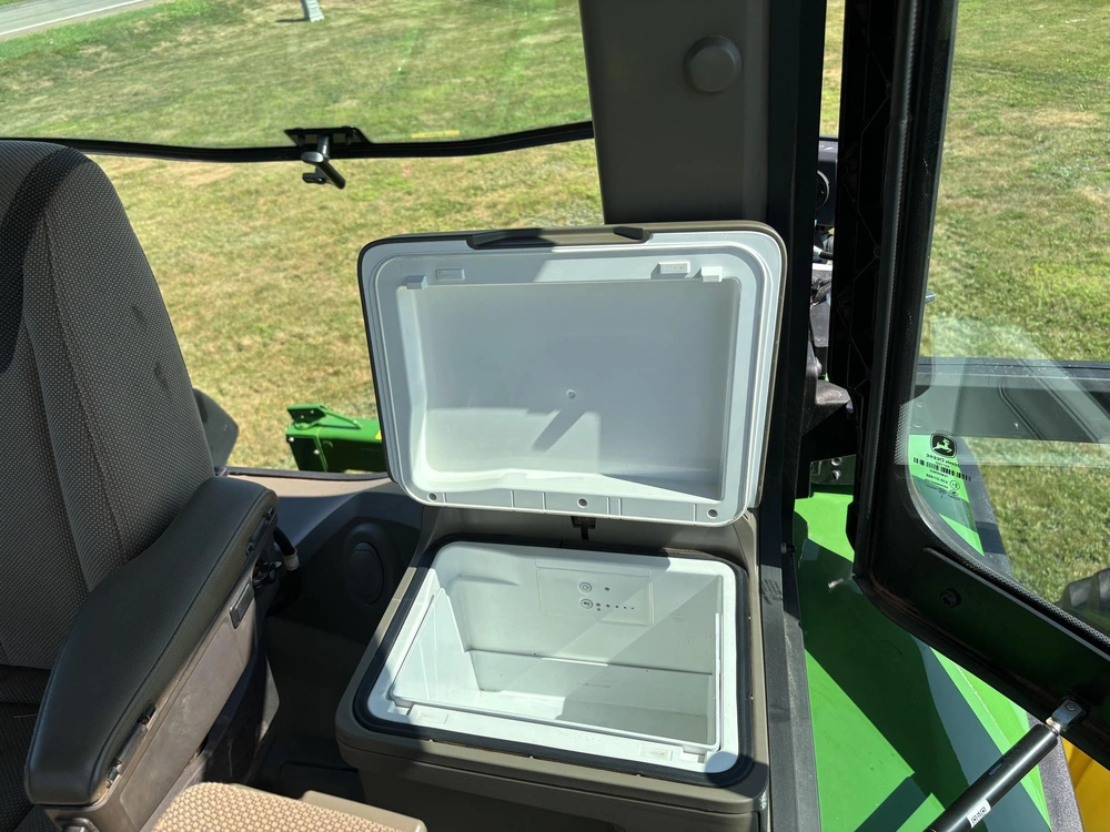 2023 John Deere 7r 210