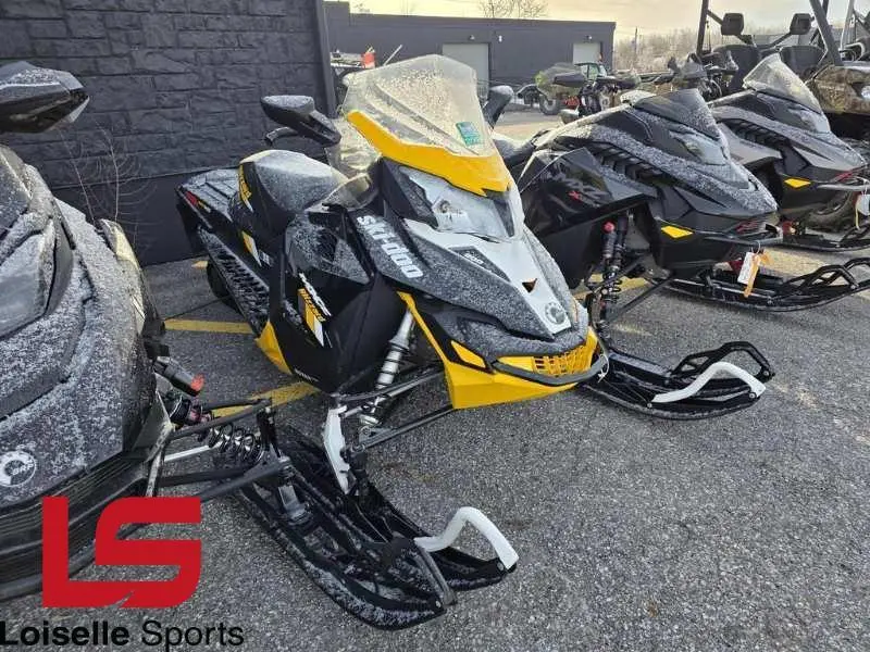 2017 Ski-Doo MXZ BLIZZARD 900 ACE 