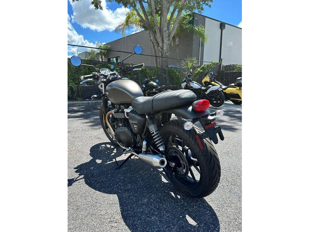 2023 Triumph Speed Twin 900 alt