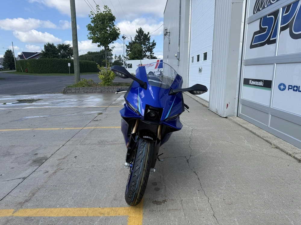 2027 Yamaha Yzf-r9 alt