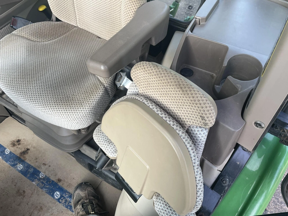 2021 John Deere 5100r alt