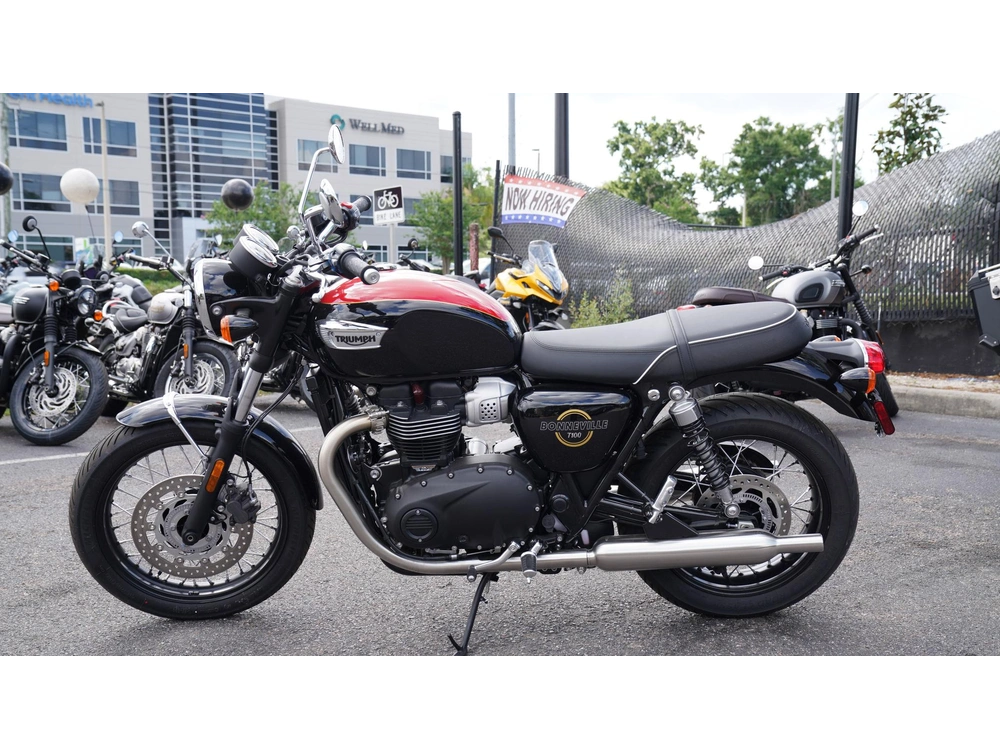 2026 Triumph Bonneville T100 alt
