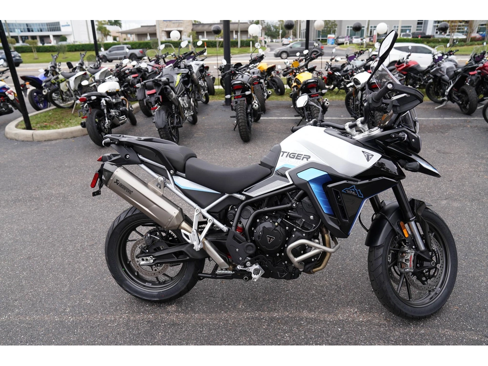 2026 Triumph Tiger 900 Alpine Edition alt