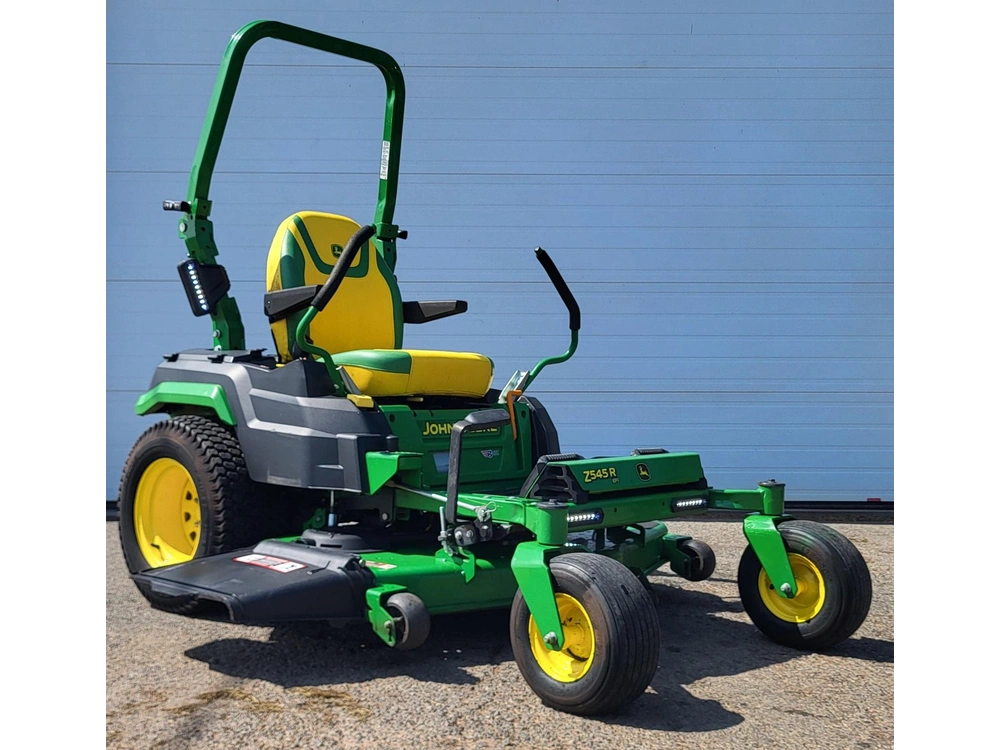 2024 John Deere Z545r alt