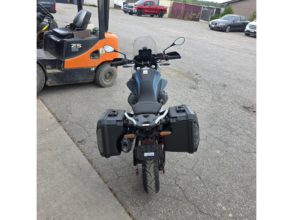2027 Moto Guzzi V85 Tt Travel alt
