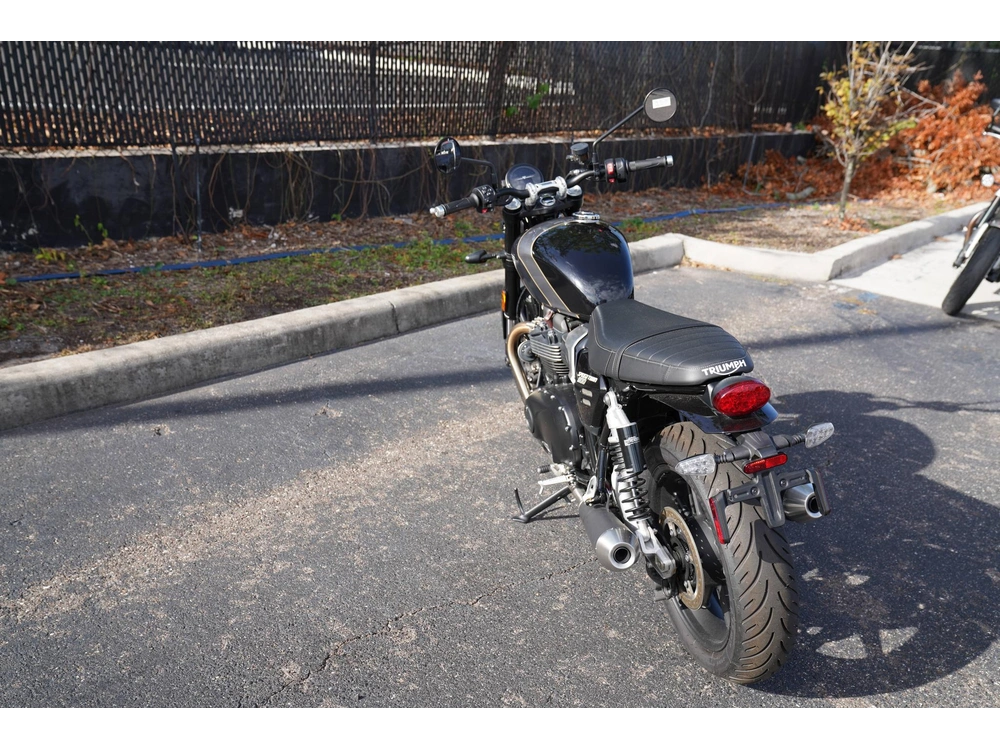 2025 Triumph Speed Twin 900 alt