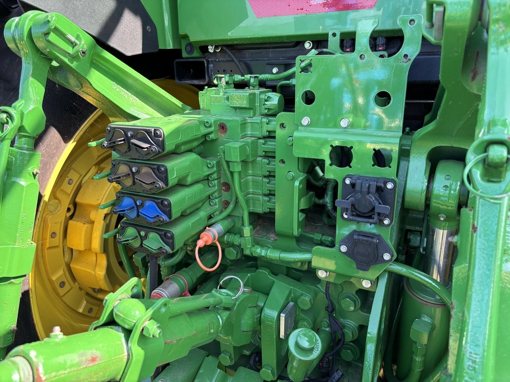 2023 John Deere 7r 210