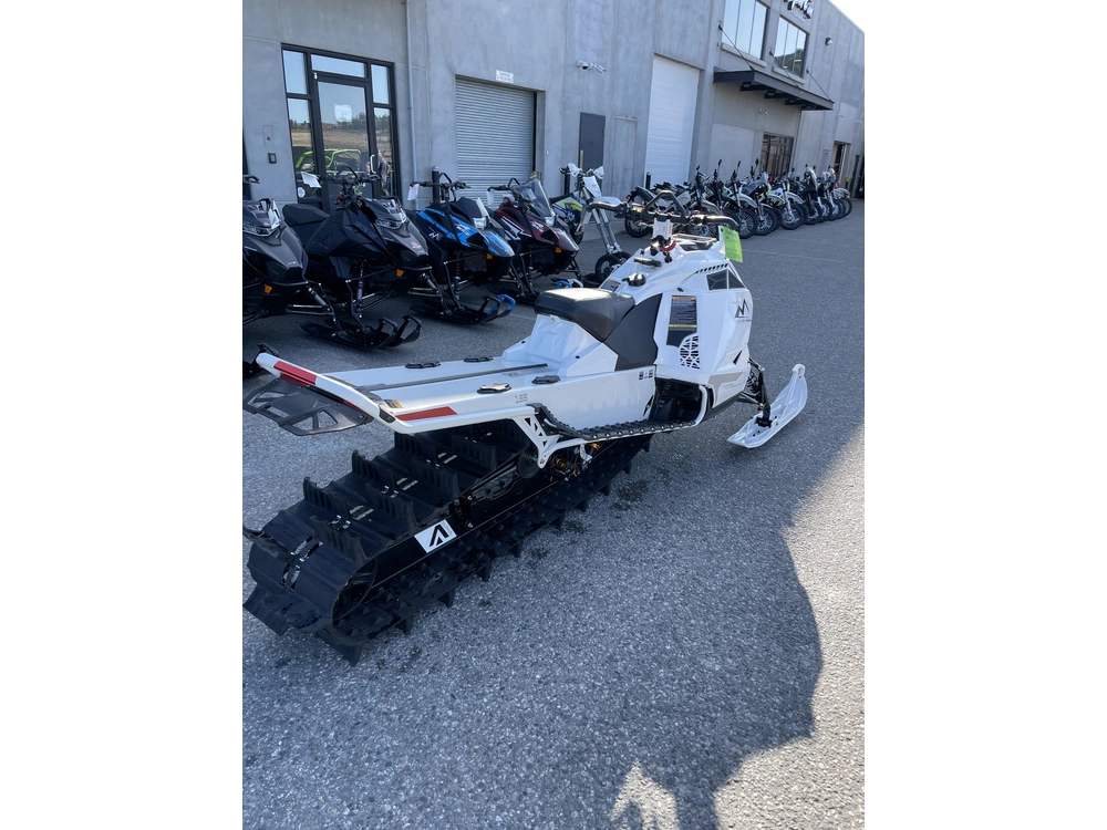 2027 Arctic Cat M 858 Sp A1 165 3.0 Cn Wht alt