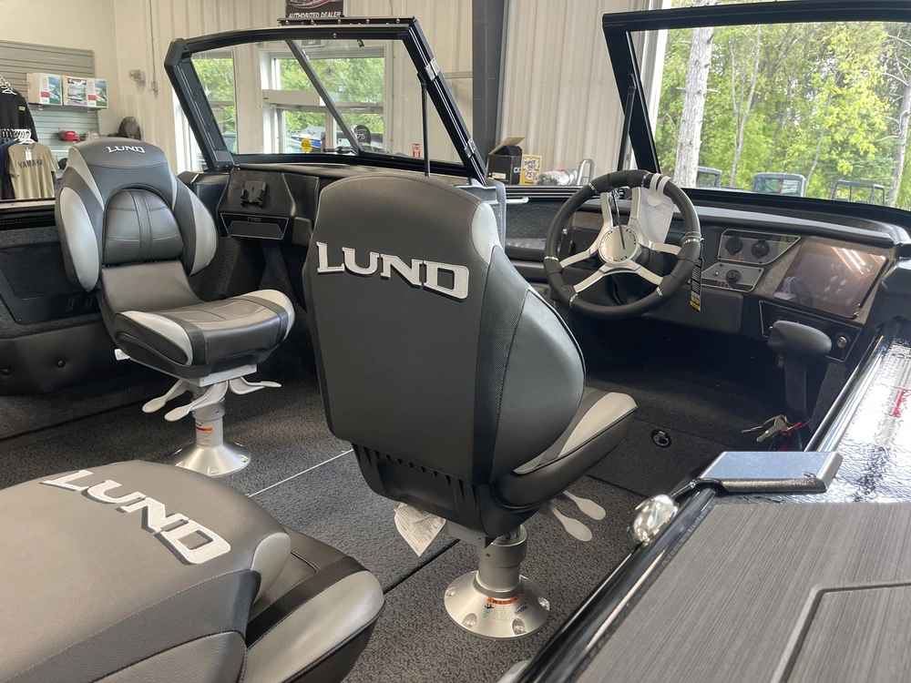 2027 Lund Boat Co 1975 Tyee alt