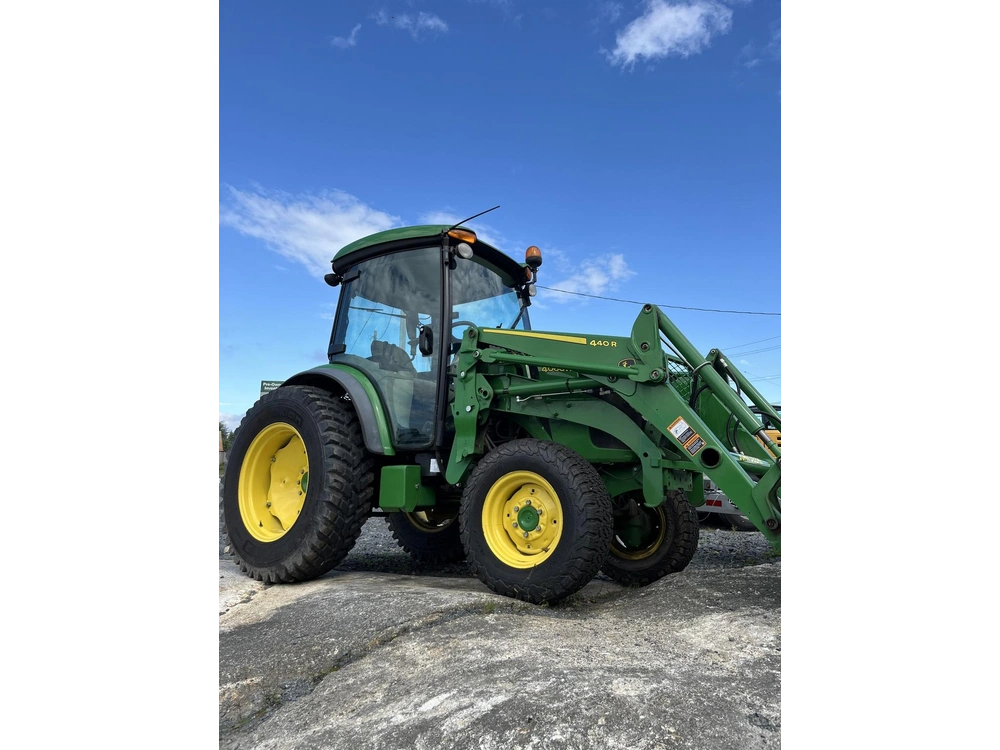 2022 John Deere 4066r alt