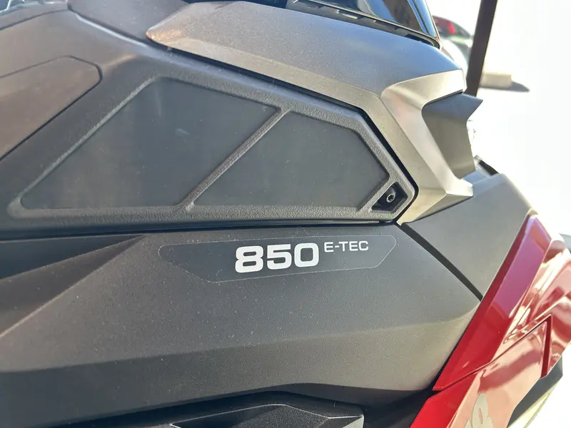 2024 Lynx RAVE RE 850 Dealer Demo