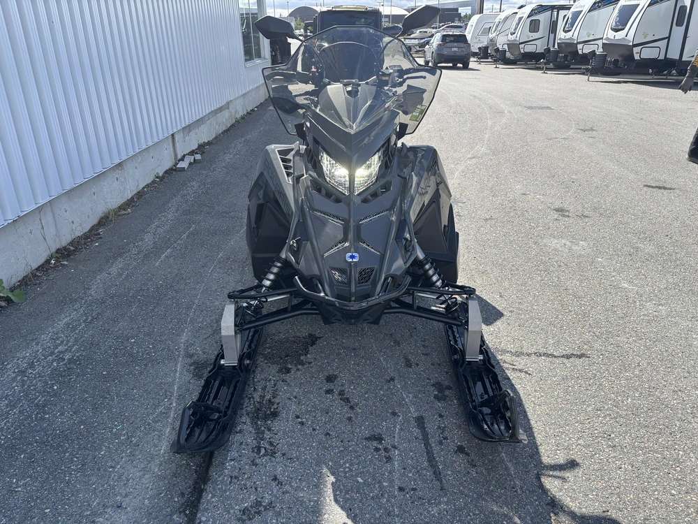 2025 Polaris Titan 650 Adv 155 (1.8-inch) Demo alt