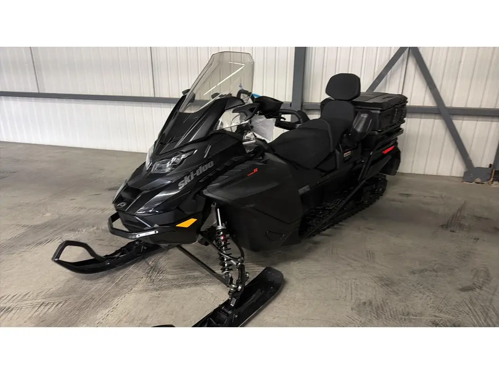 Ski-Doo EXPEDITION SE 900 ACE TURBO 1.5 SILENT TRACK 2026