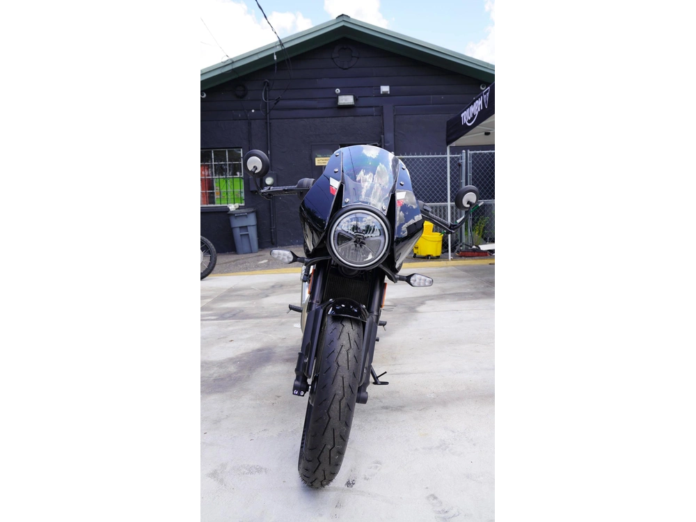 2026 Triumph Thruxton 400 alt