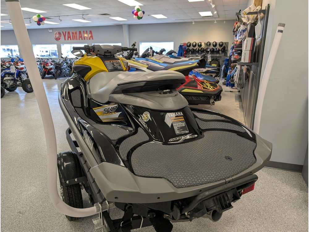 2012 Yamaha Fzs alt
